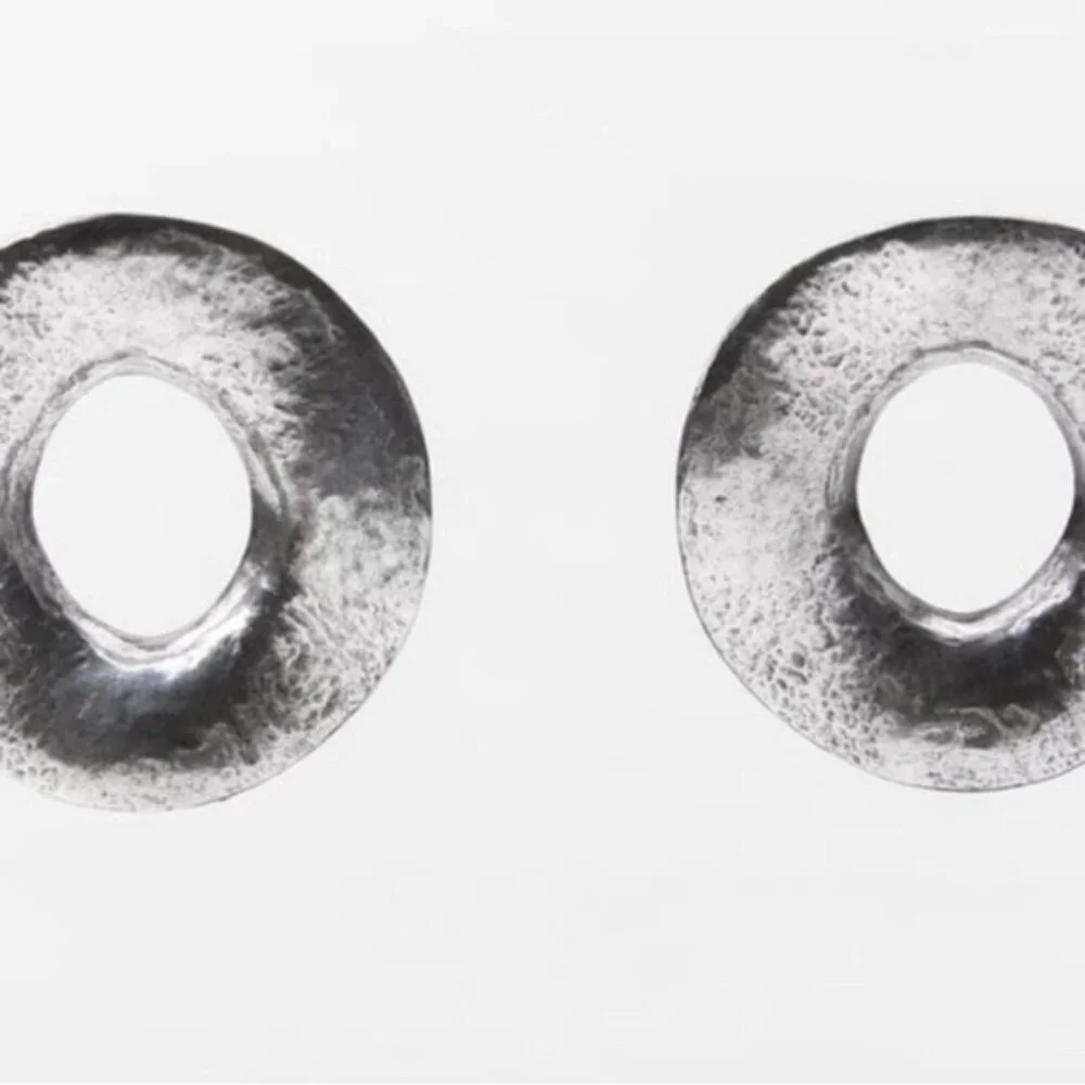 Zara earrings, irregular circle shaped silver NWT 🔥🔥✨💖💖 - Picture 2 of 7